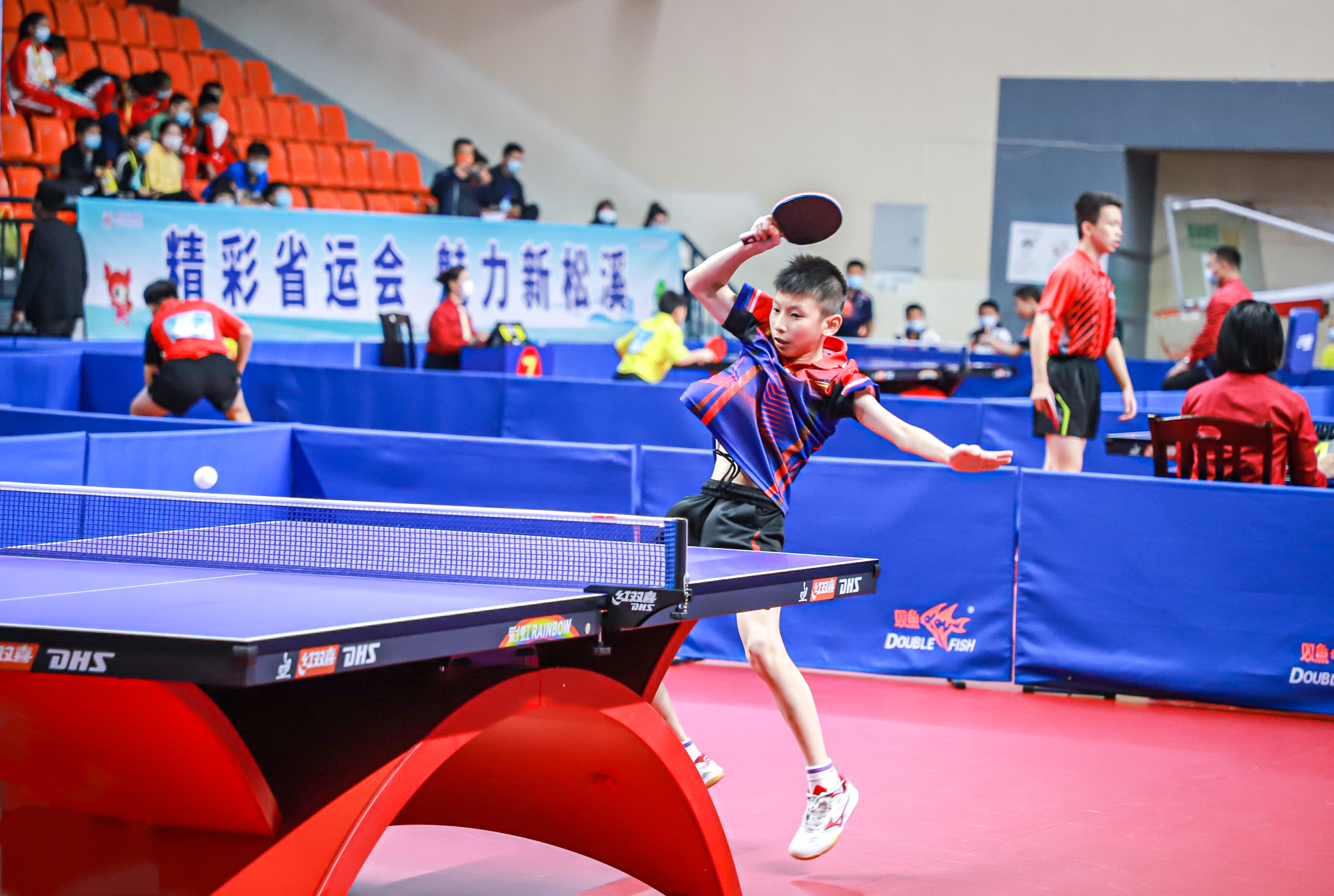 这球从右侧 这球从右侧