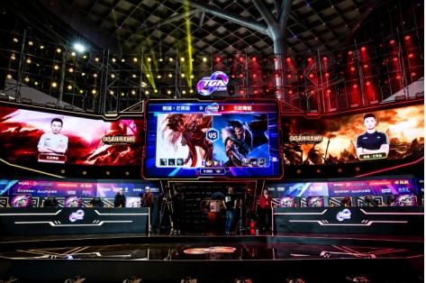 后卫线竞争 后卫线竞争