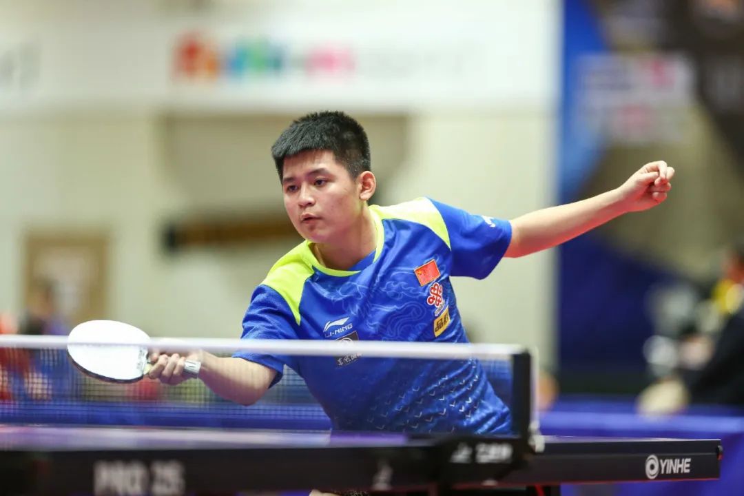 现代足球中 现代足球中