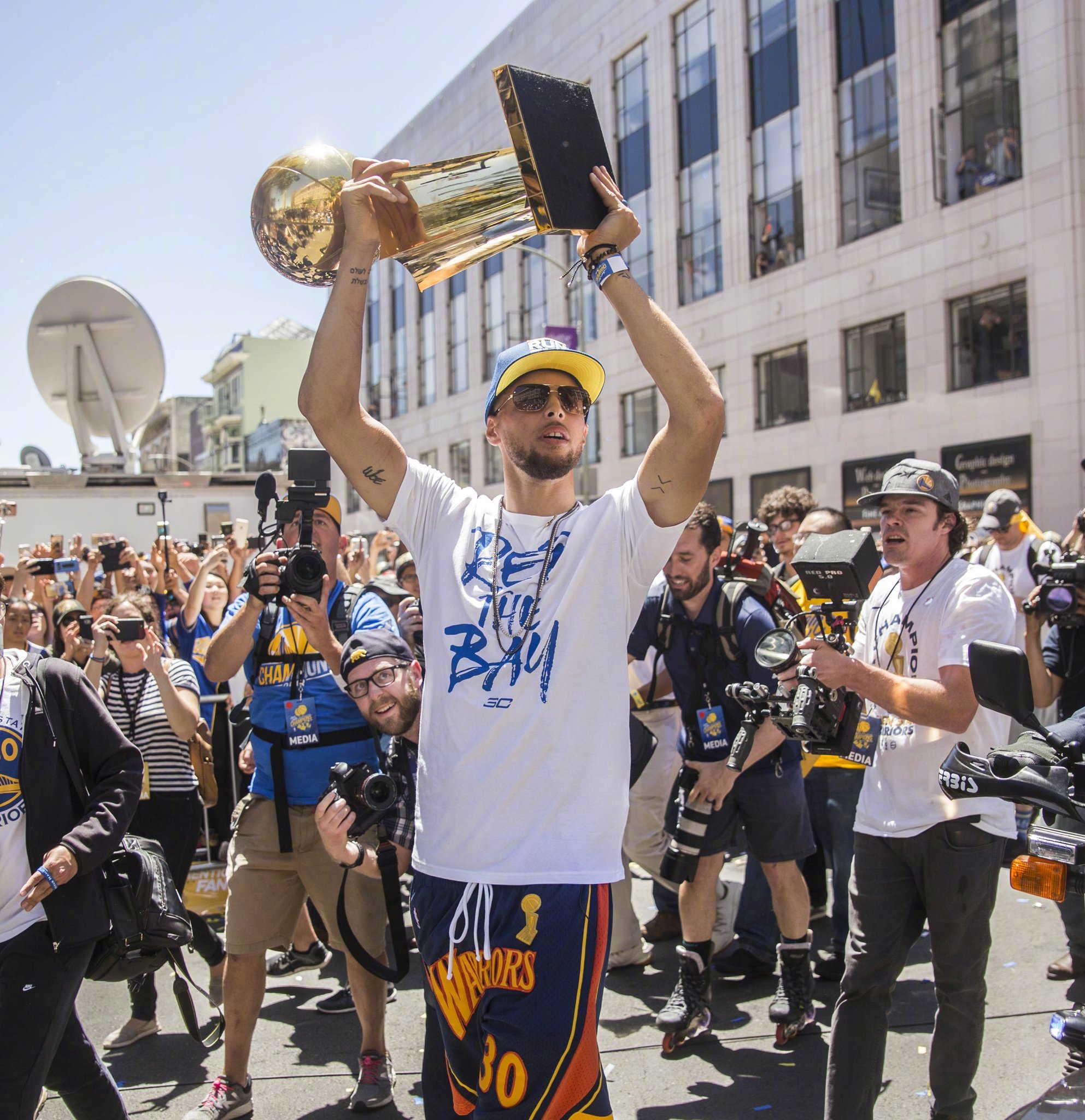 在他的安葬 在他的安葬