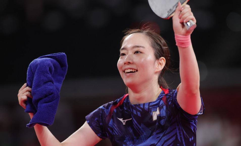 足球市场中 足球市场中