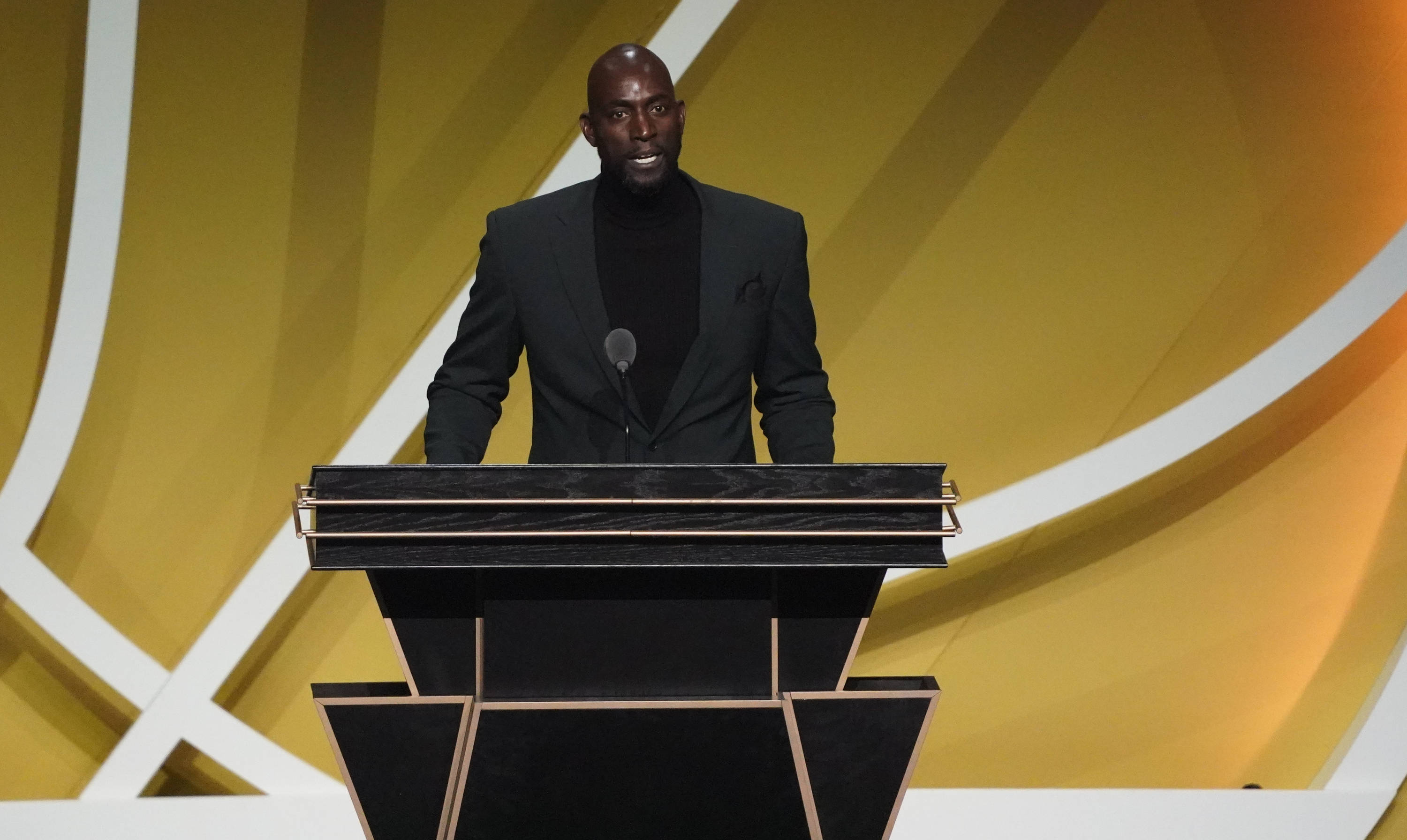 边锋内切牵 边锋内切牵