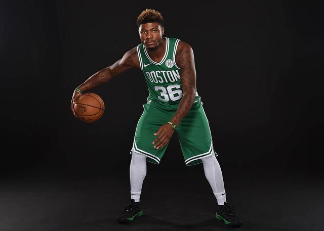 中场核心的 中场核心的